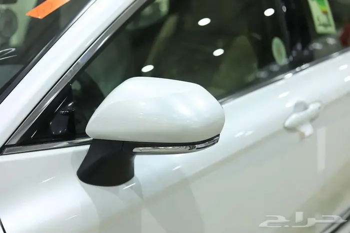 تويوتا كامري LE نص فل ابيض بنزين 2025 عروض نهاية السنة 9