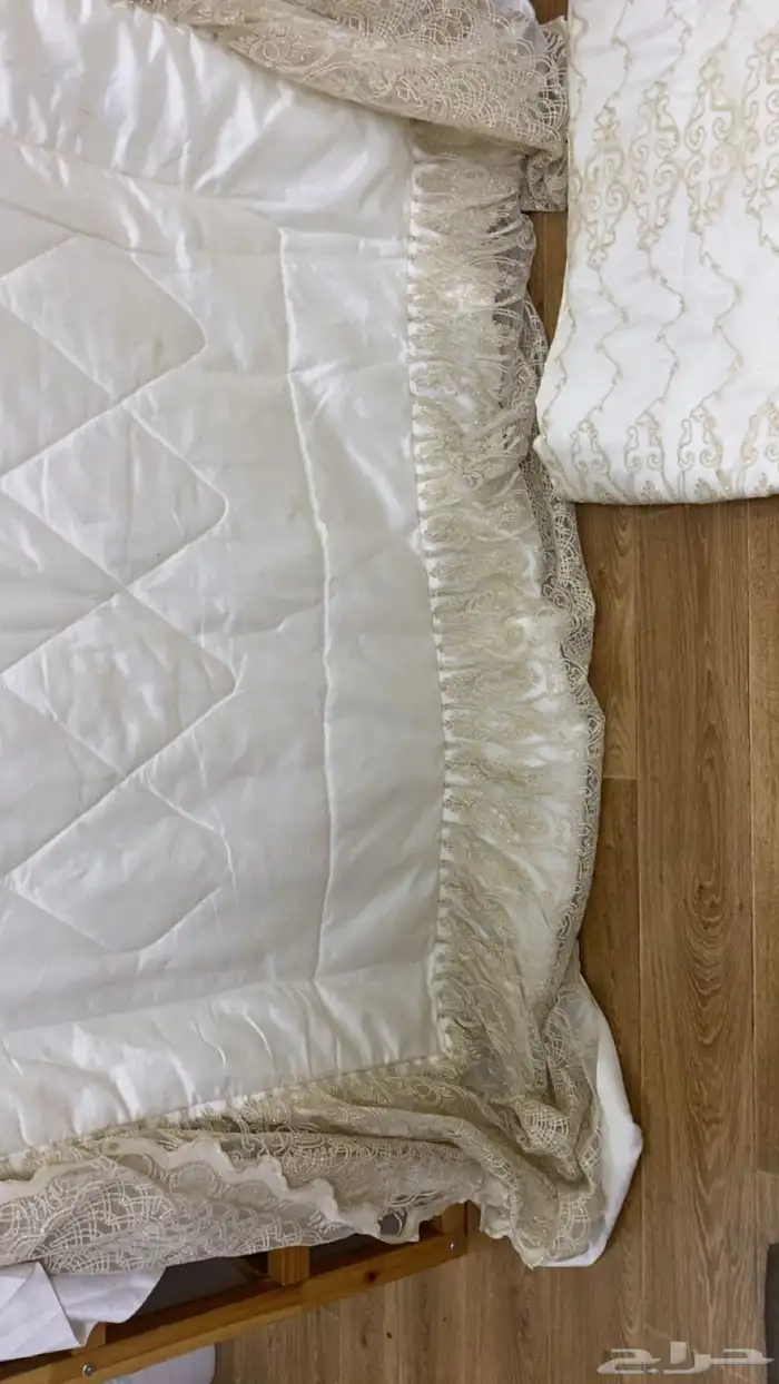 للبيع مفرش نفاس  شيالات استعمال نظيف 1