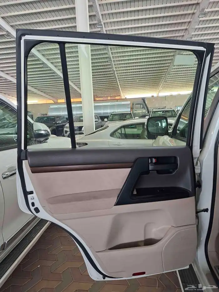 تويوتا لاندكروزر 2019 تورنق 12