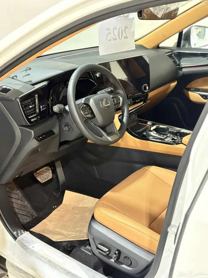 لكزس NX350نص فل لاكجري خليجي 2025 7