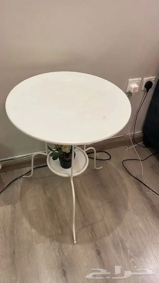 اثاث مستخدم للبيع ( كنب   شاشة   طاولات خدمه   ستاره 4