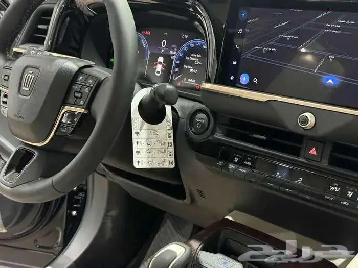 تويوتا كراون بريميوم اسود هايبرد 2026 اقل سعر 4