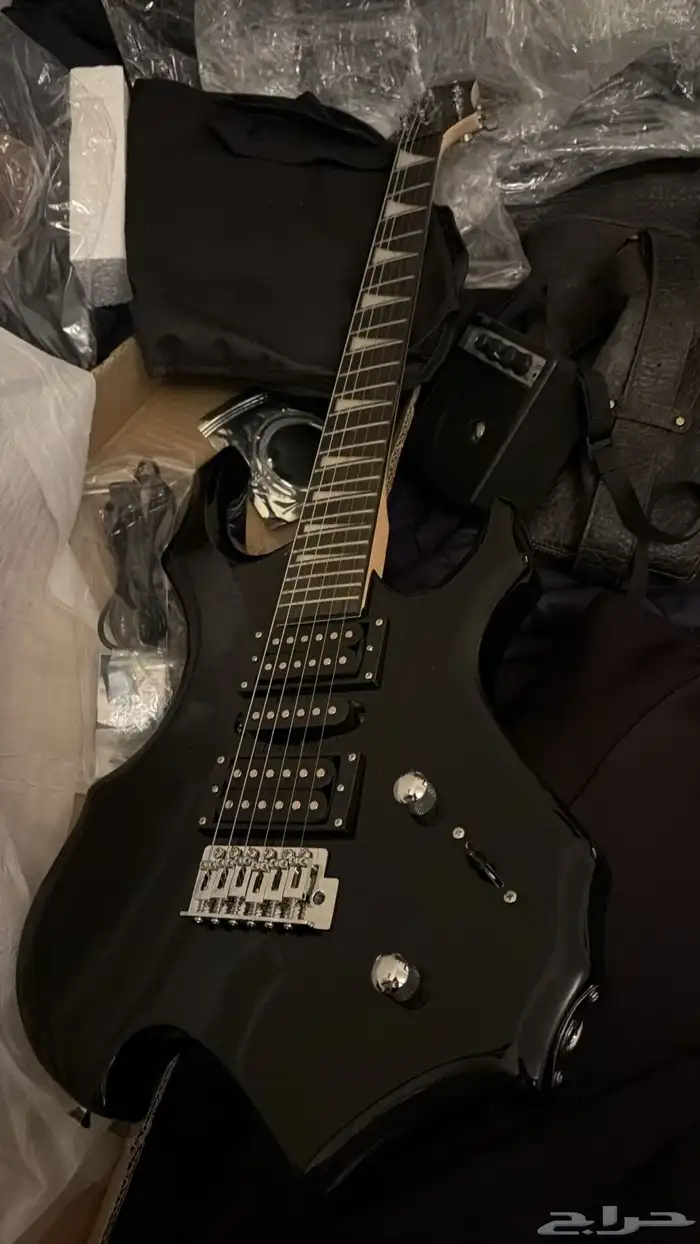 الكتريك قيتار معه الامب وجميع الملحقات 1