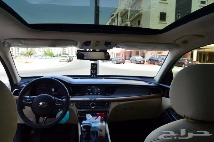 كيا كادينزا نص فل 2019 بنزين 12