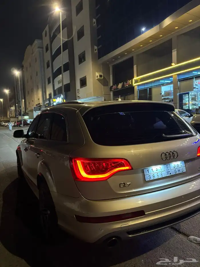 اودي Q7 2010 نضيف جدا 13