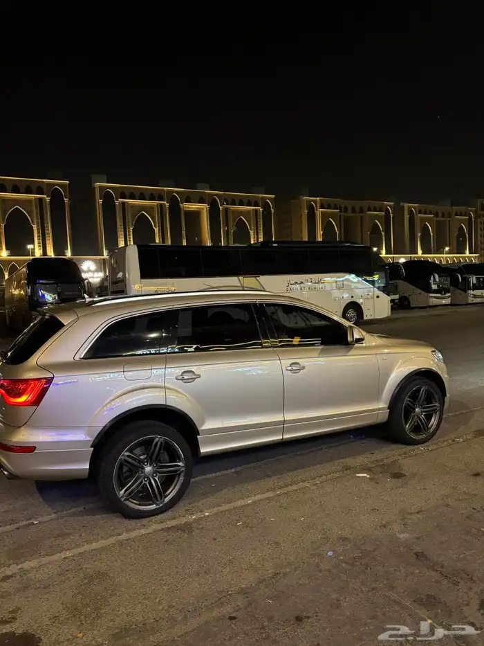 اودي Q7 2010 نضيف جدا 15
