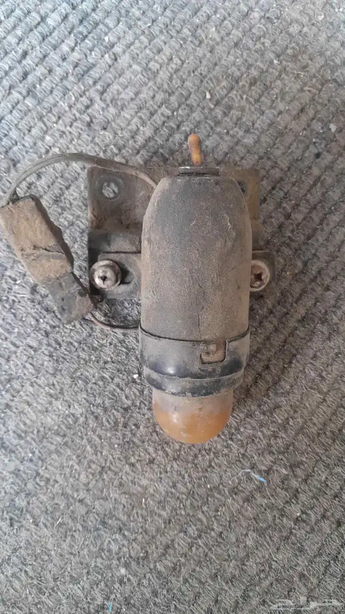 قطع نيسان لوريل 87 4