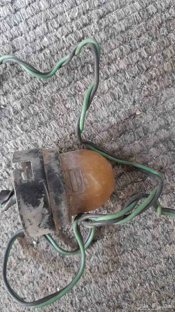 قطع نيسان لوريل 87 3