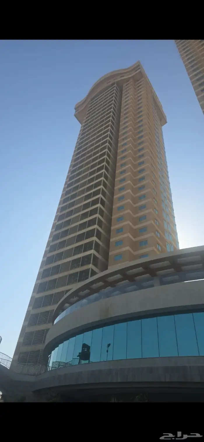 للبيع شقة في برج الفارسي سفن علي البحر جديدة لم تسكن 0