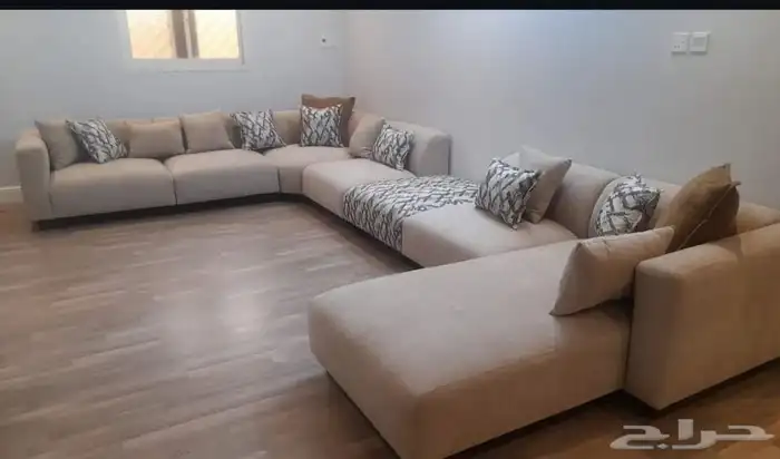 مفروشات الرياض  تفصيل جميع انواع الكنب والجلسات الارضي والس 1