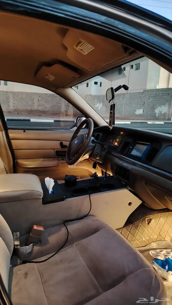 فورد فكتوريا 2003 8