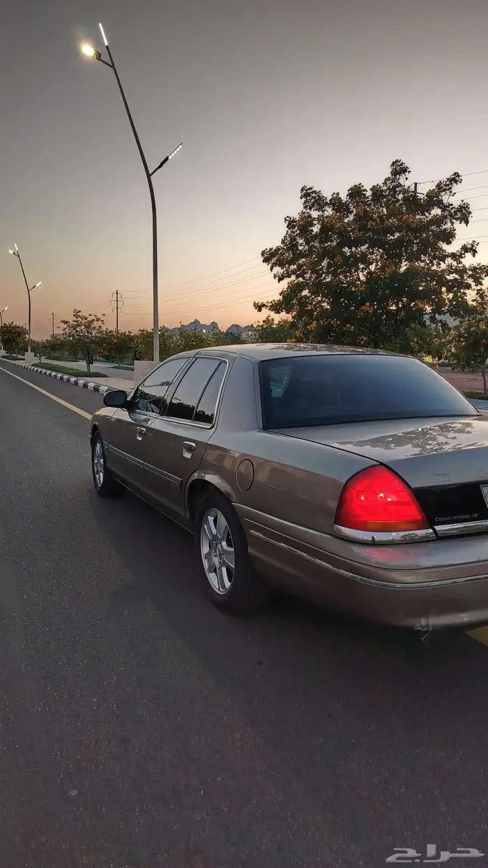 فورد فكتوريا 2003 2