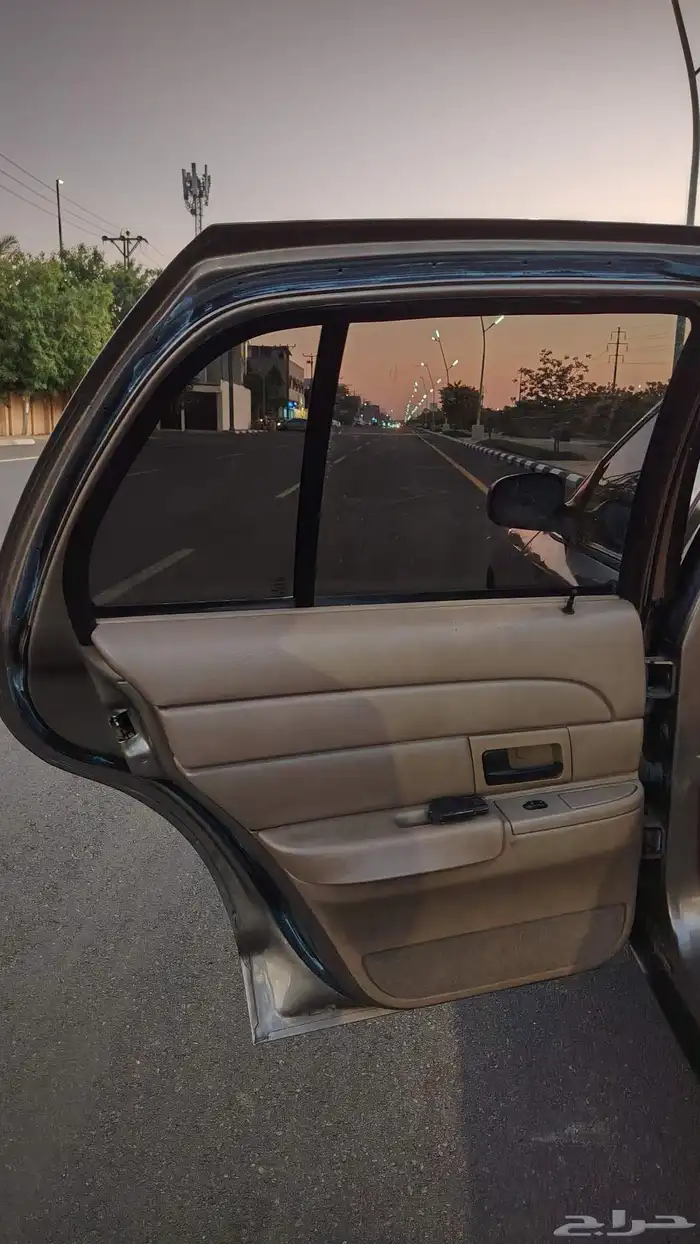 فورد فكتوريا 2003 14