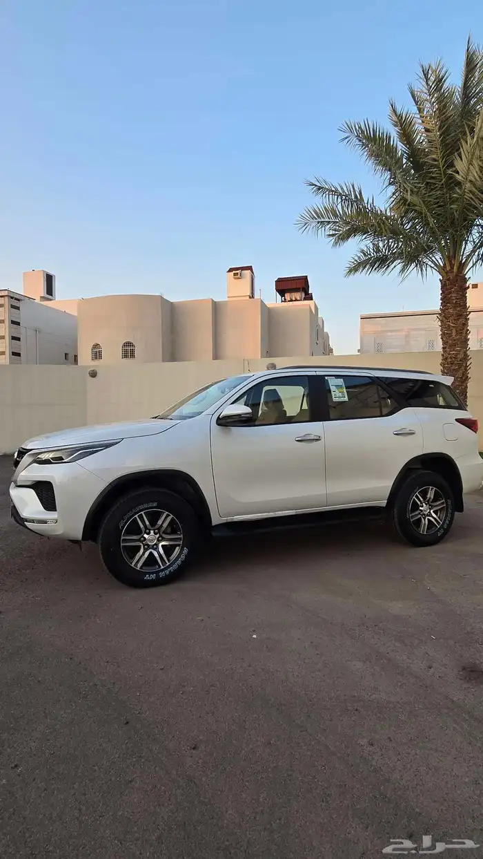 تويوتا فورتشنر اربع اسرندل دبل موديل 2023 ممشى 3000فقط 2