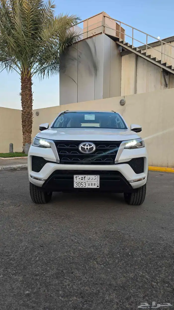 تويوتا فورتشنر اربع اسرندل دبل موديل 2023 ممشى 3000فقط 3