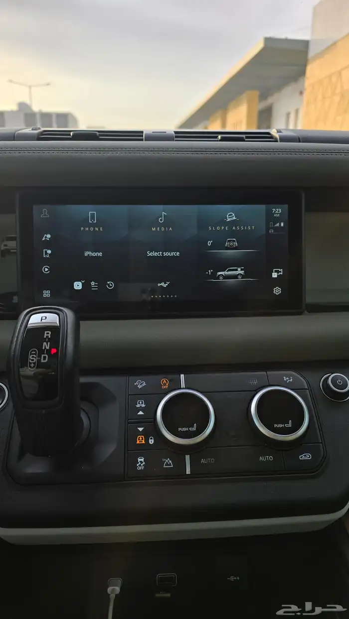 لاندروفر ديفندر V6 P400 2020 8