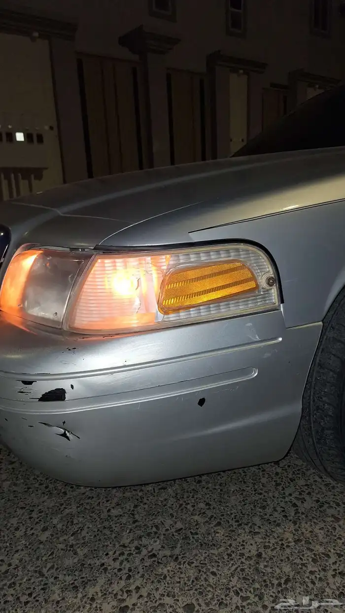 فورد فيكتوريا 2003 4