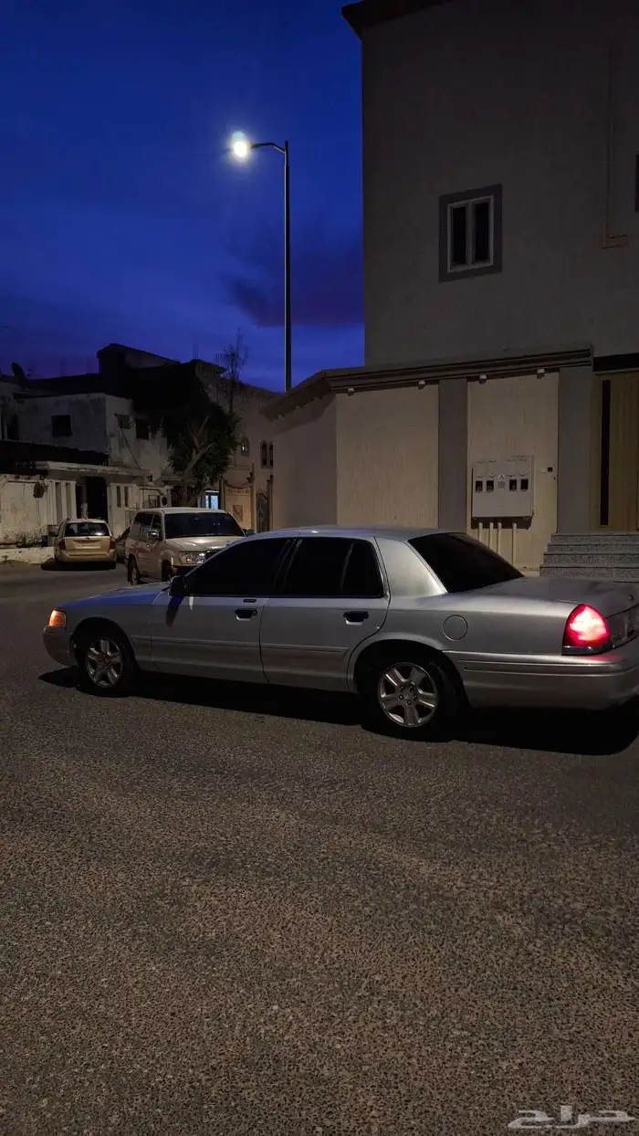 فورد فيكتوريا 2003 0