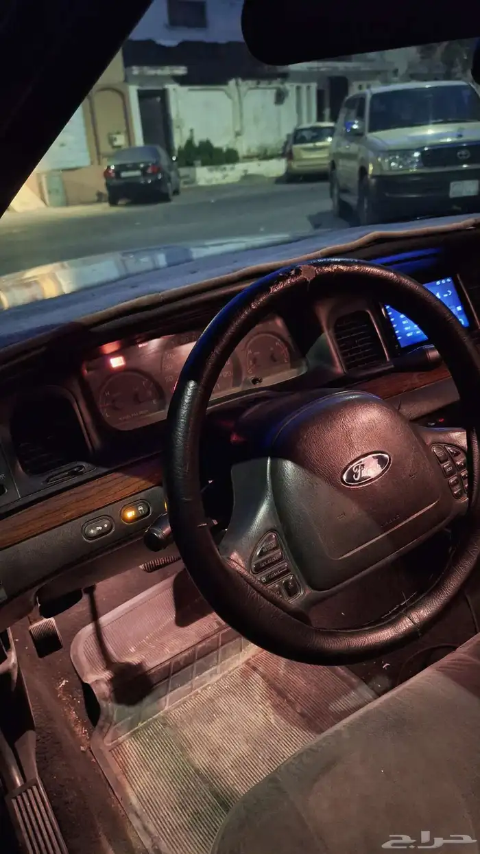 فورد فيكتوريا 2003 12