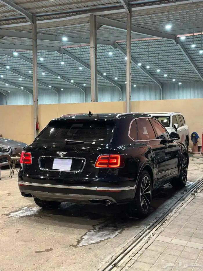 بنتلي بنتياقا موديل 2017 4