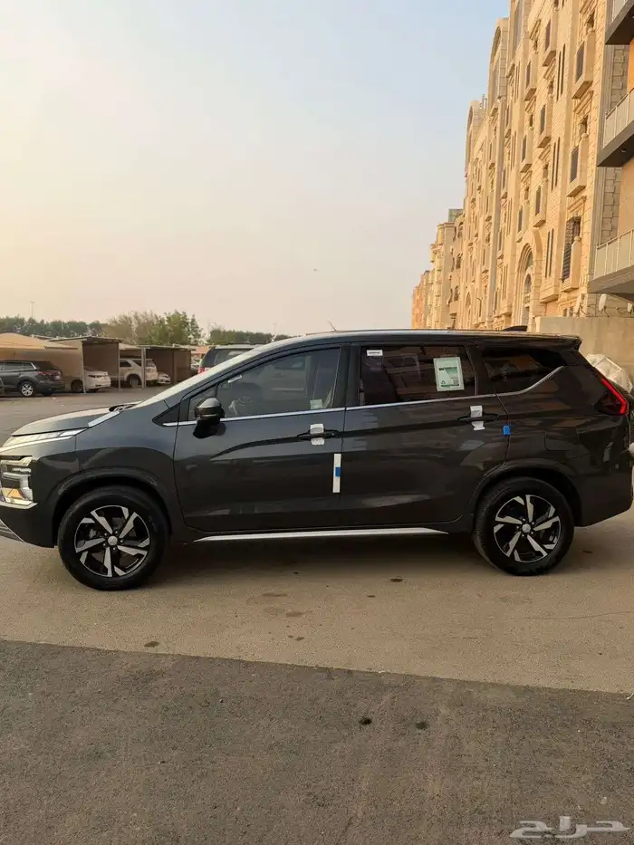 ميتسوبيشي اكسباندر 23 نص فل 4