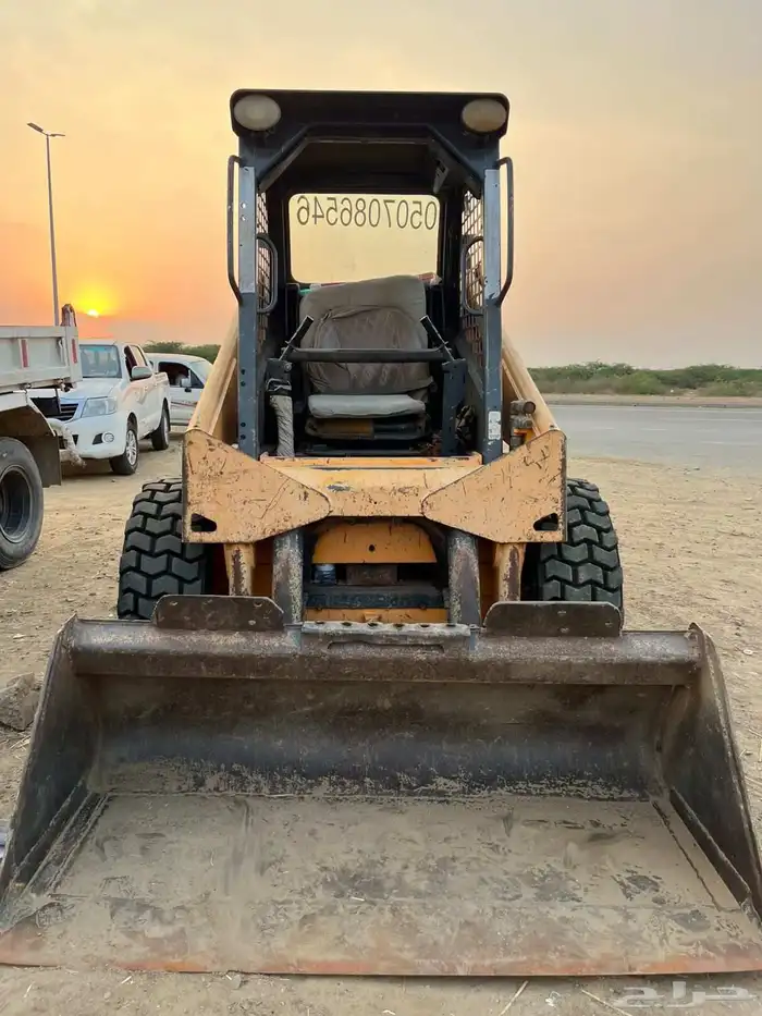 للبيع قلاب مستبيشي 2012 مع بوبكات 2013 5