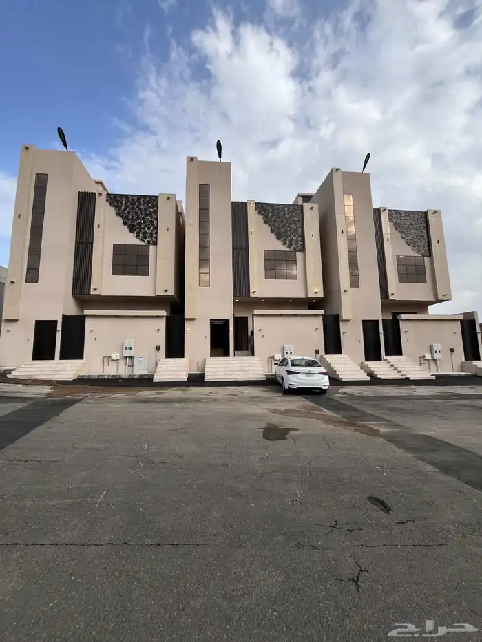 للبيع ارواف علويه خميس مشيط طريق المدينه سعر الروف 685 الف 0