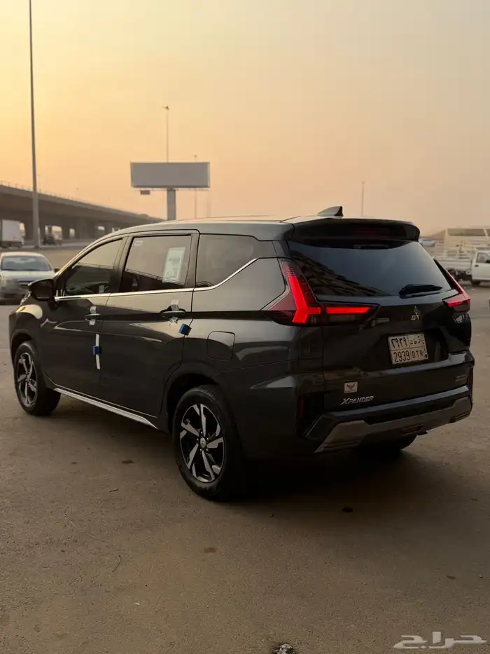 ميتسوبيشي اكسباندر 23 نص فل 3