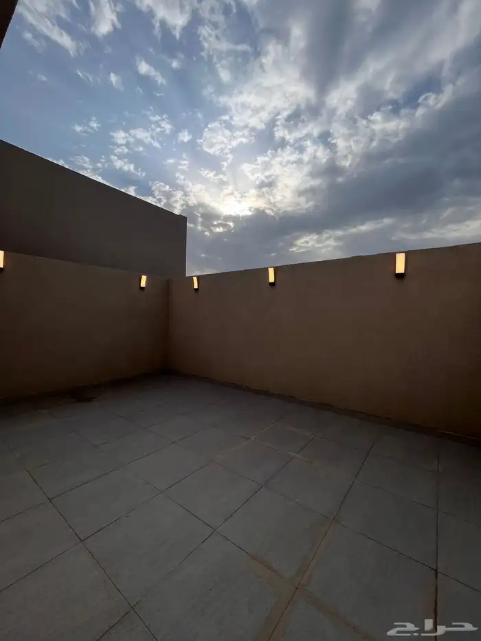 للبيع ارواف علويه خميس مشيط طريق المدينه سعر الروف 685 الف 13