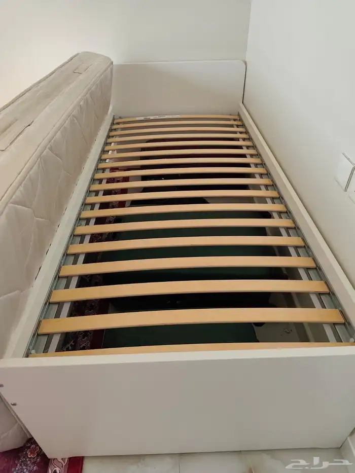 سرير ايكيا ابيض مع مرتبة 0