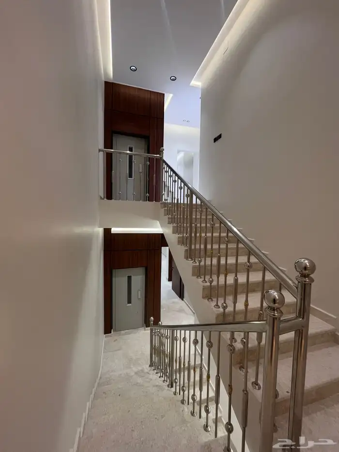 للبيع ارواف علويه خميس مشيط طريق المدينه سعر الروف 685 الف 12