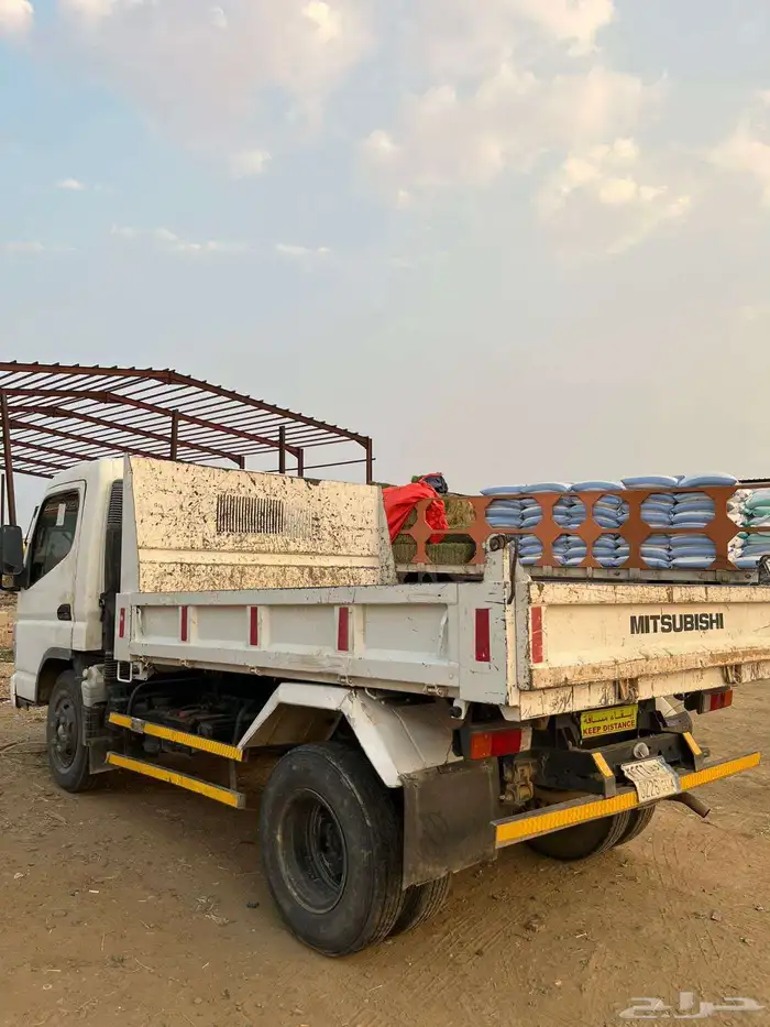 للبيع قلاب مستبيشي 2012 مع بوبكات 2013 3