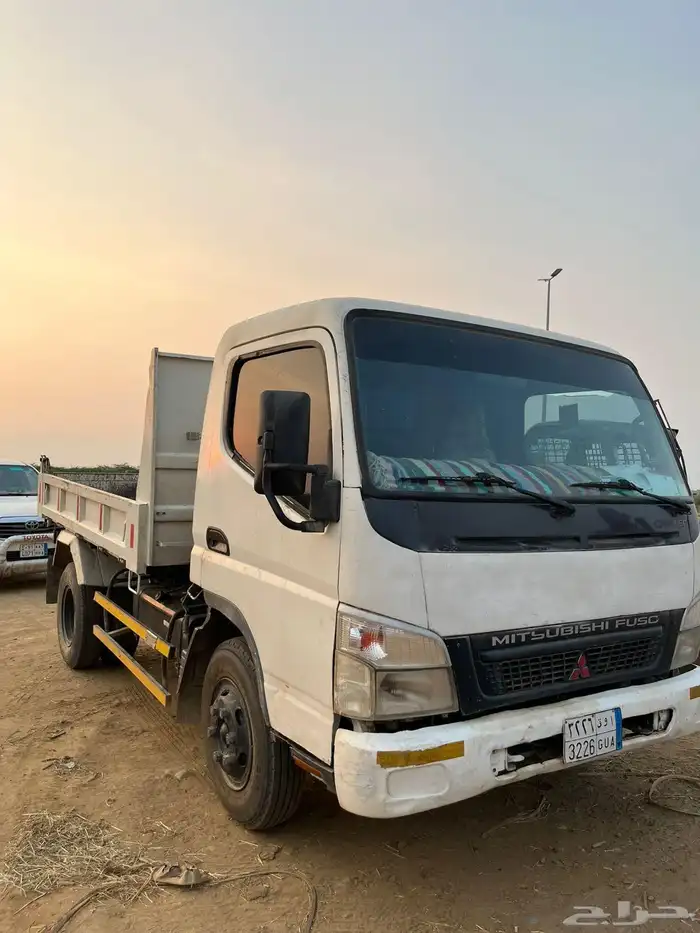 للبيع قلاب مستبيشي 2012 مع بوبكات 2013 1