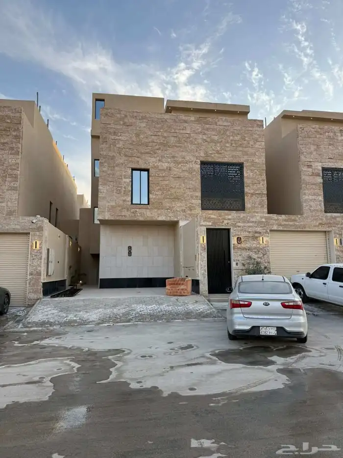 شقة فاخرة 375 متر بها اربع غرف نوم بحي طويق 0