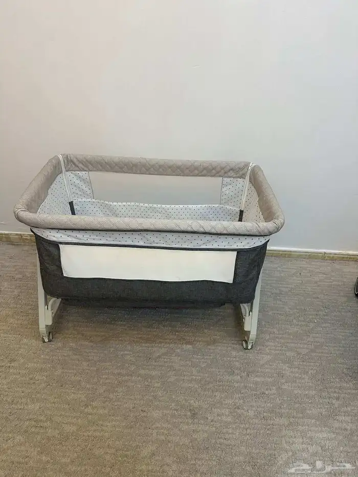 سرير مواليد جديد نضيف ولاقد استخدم ب 165 ريال 0