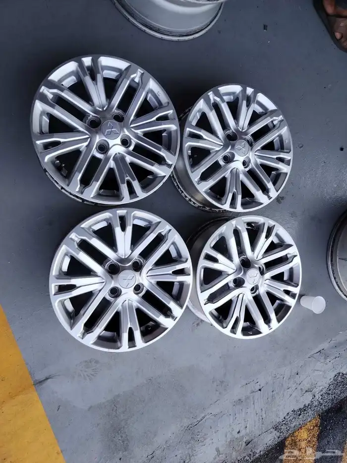 جنوط ميتسوبيشي ادراج اصلي وكاله على الشرط مقاس 15 0