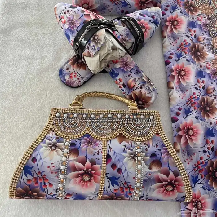 طقم مكون من 4 قطع مخور وطرحة وشنطة وصندل وانتم بكرامة 6