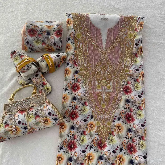 طقم مكون من 4 قطع مخور وطرحة وشنطة وصندل وانتم بكرامة 3