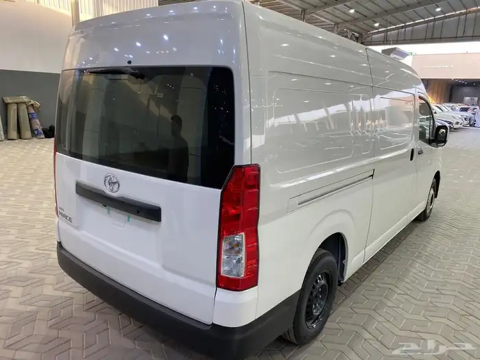باص تويوتا هايس بضاعة سقف مرتفع ديزل 2026 3