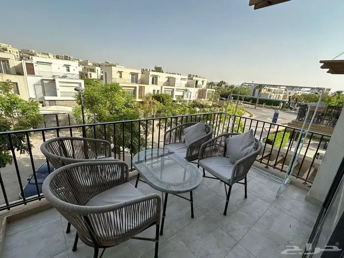 للسياحه بجانب الخدمات في مدينة الشيخ زايد داخل ارقي كمبوند 5