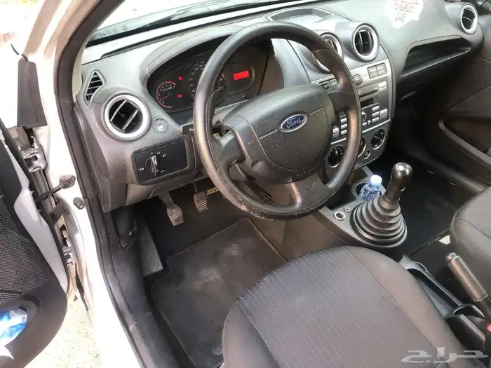 فورد فيجو 2012 بحالة ممتازة 4