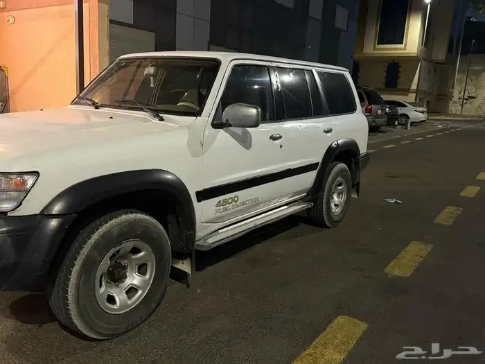 جيب نيسان 2001 مفحوص غير مجدد البودي فيه تلقيط خفيفه الممشى6 1