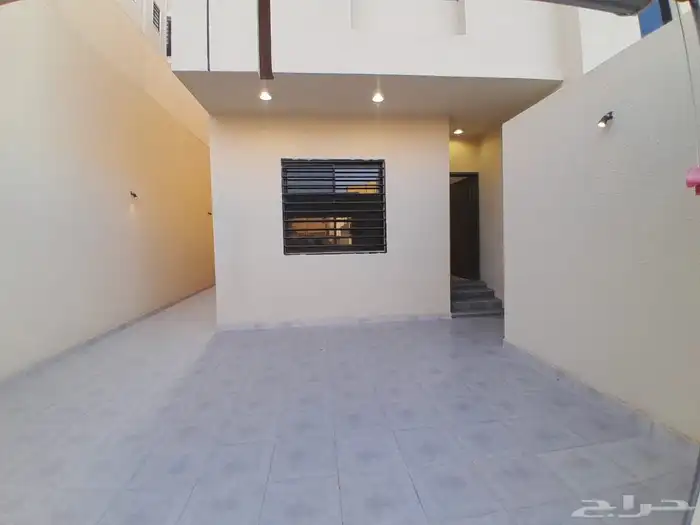 للبيع روف ارضي مع ملحق بمدخل سيارة تشطيبات فاخره بسعر 620الف 3