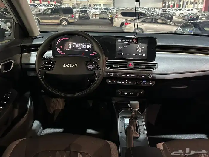 كيا 2024 K3 مطور شبه جديد 6