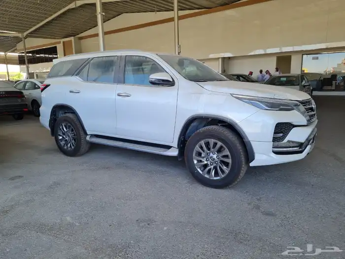 تويوتا فورشنر vx3 ديزل 4.0 لتر 2025 عرض اليوم كاش 10