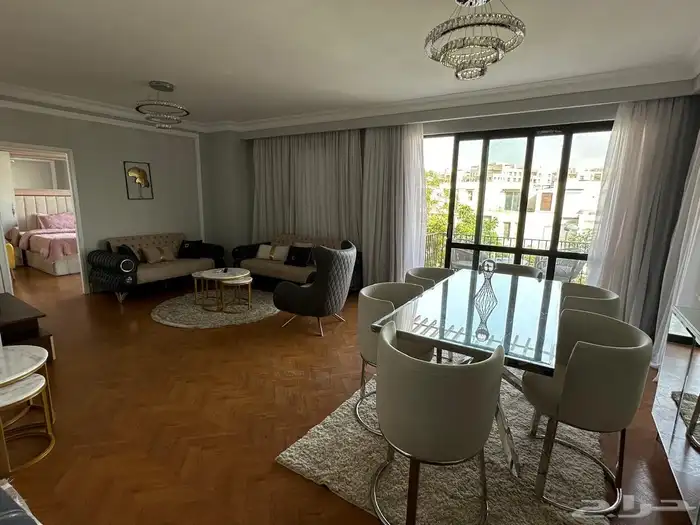 للسياحه بجانب الخدمات في مدينة الشيخ زايد داخل ارقي كمبوند 4