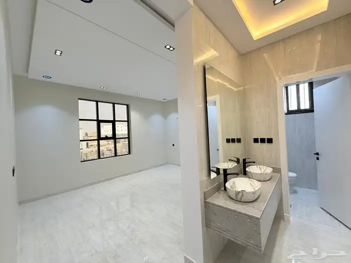 للبيع روف علوي مع ملحق مقابل نادي ضمك تشطيب vip 20