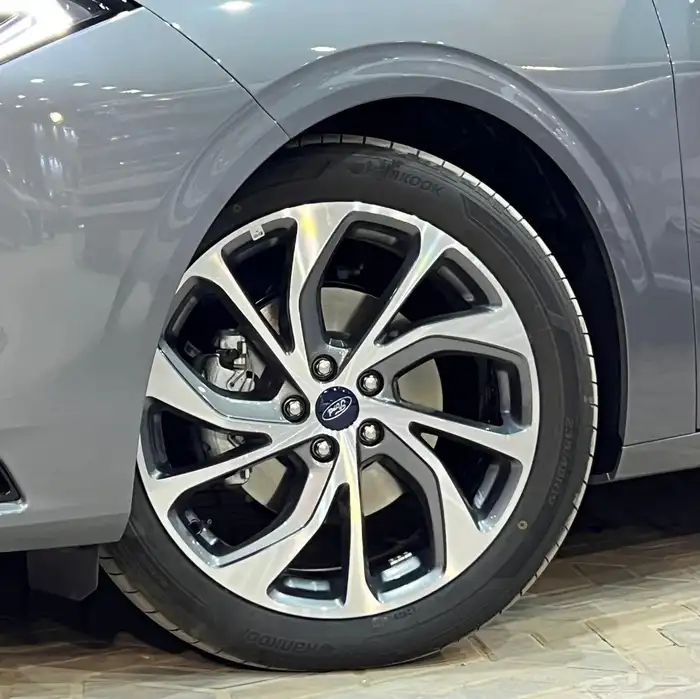 فورد تورس تيتاتيوم 2026 1