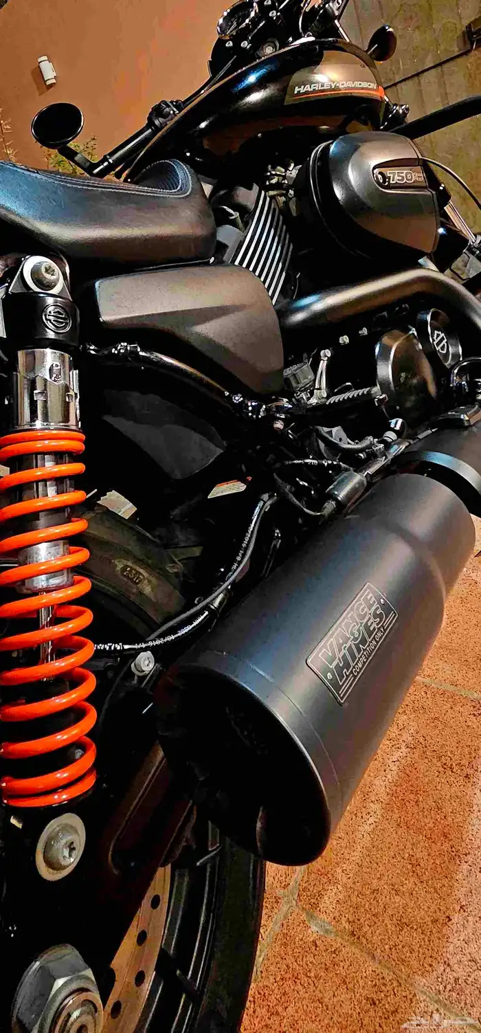 هارلي دافيدسون ستريت رود Harley Davidson streetrod 750 6