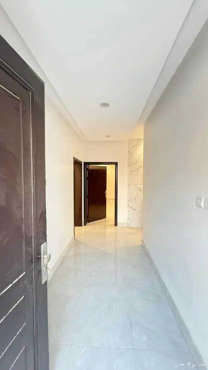 فيلا للايجار دور ارضي مستقل مع الحوش 5 غرف _حي الرحمانية 3